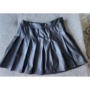 Hesperus Black Pleated Faux Leather Skirt Size Large M112